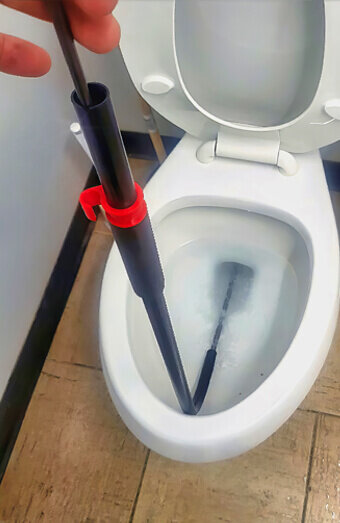 https://blockeddrainshuntingdale.com.au/uploads/2025/07/blocked-toilet-57058.jpg